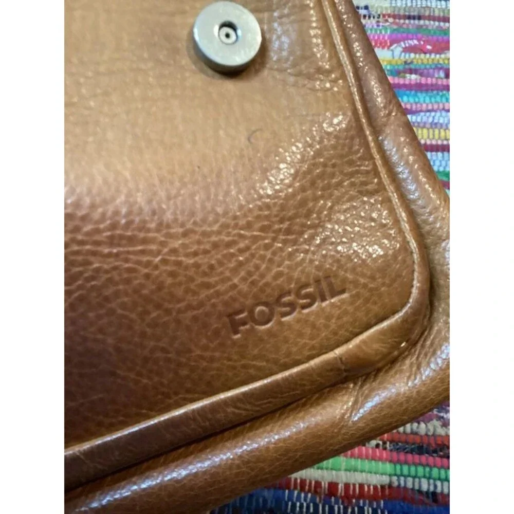 Fossil Vintage Y2K Leather Crossbody Purse Distressed & Worn Looking